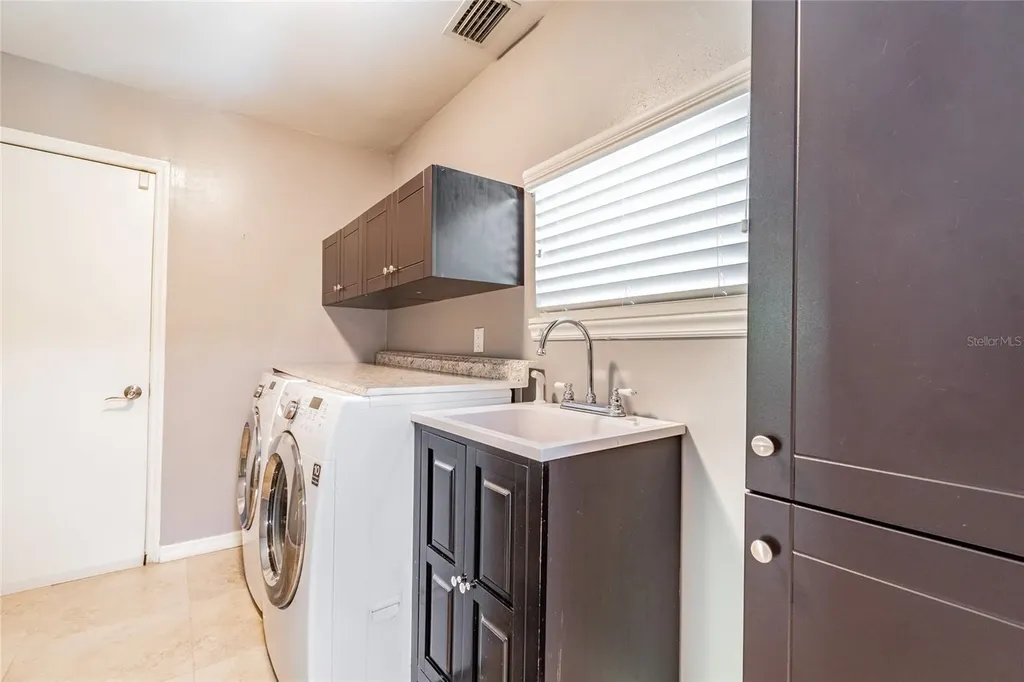 303 Wildwood Way Clearwater FL 33756