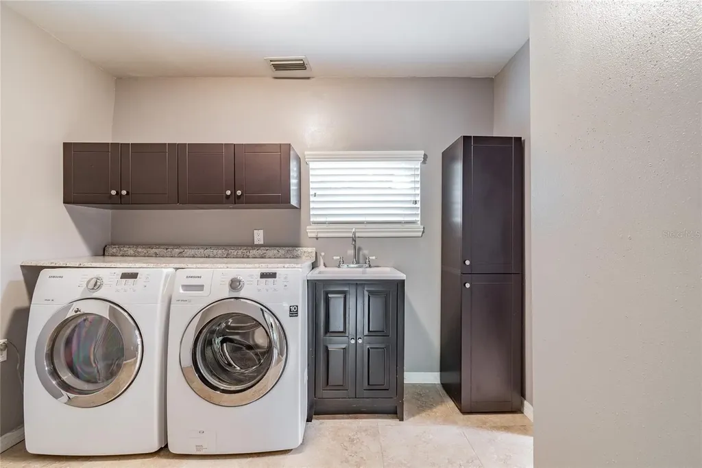 303 Wildwood Way Clearwater FL 33756