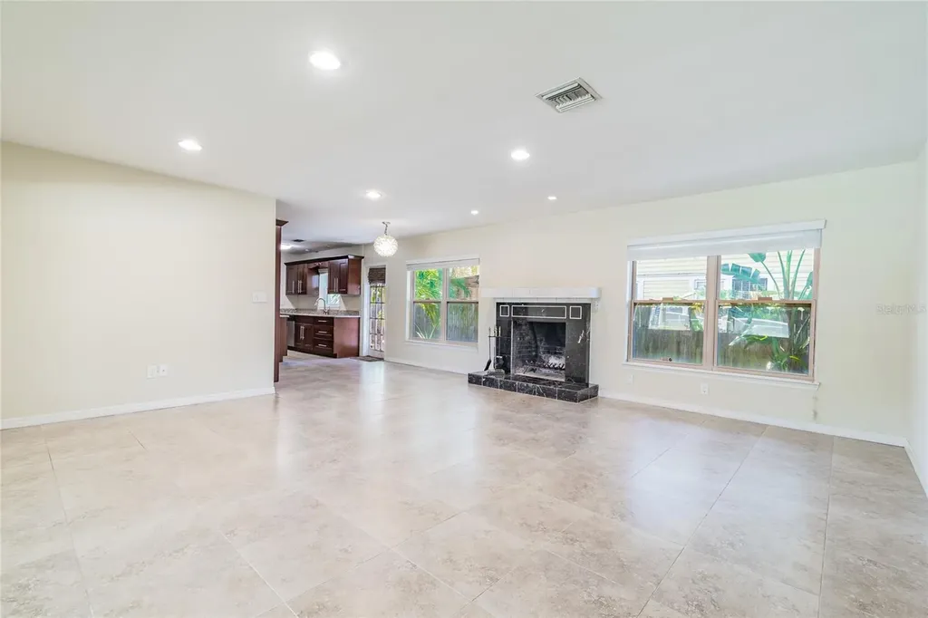 303 Wildwood Way Clearwater FL 33756