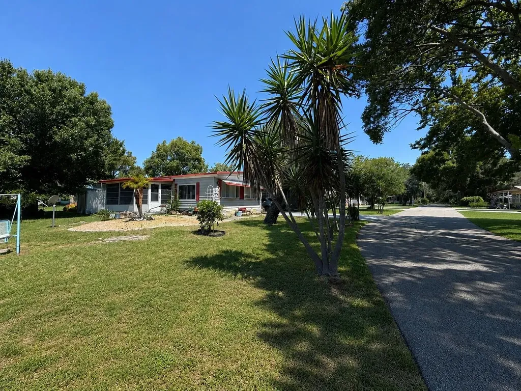 2595 Brookside Circle Mount Dora FL 32757