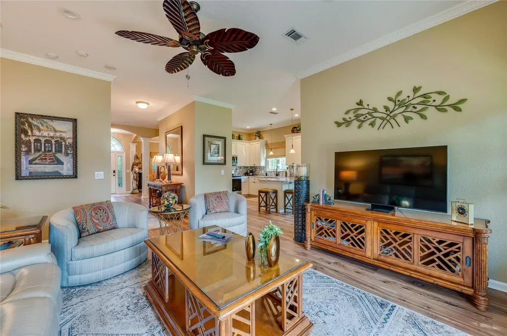 1259 Avenida De Las Casas Lady Lake FL 32159