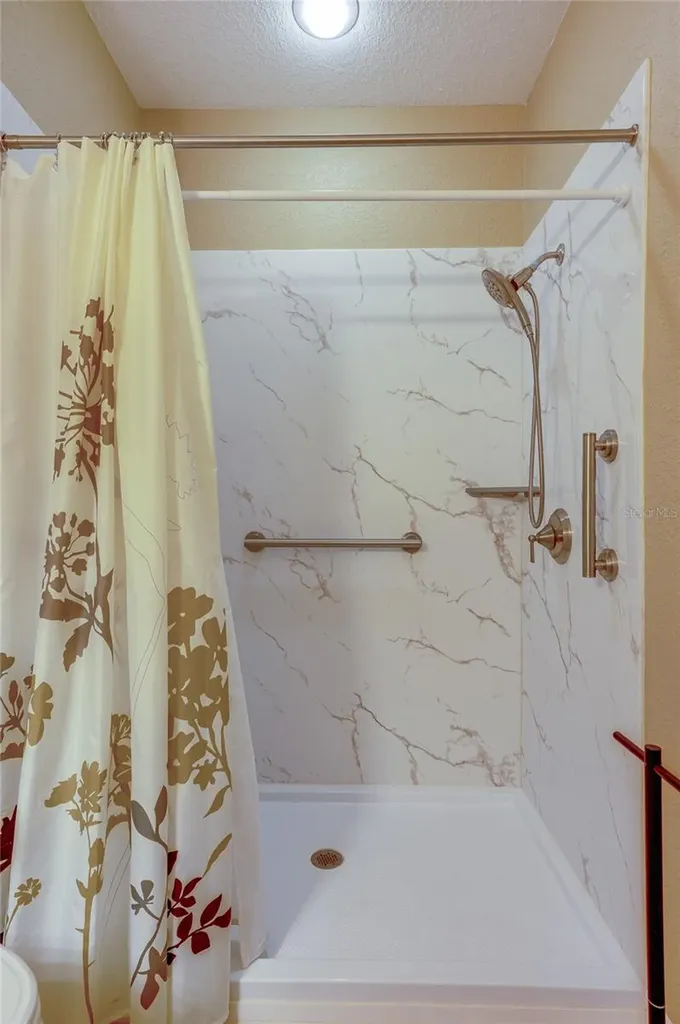 1259 Avenida De Las Casas Lady Lake FL 32159