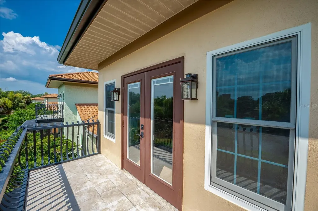 1259 Avenida De Las Casas Lady Lake FL 32159