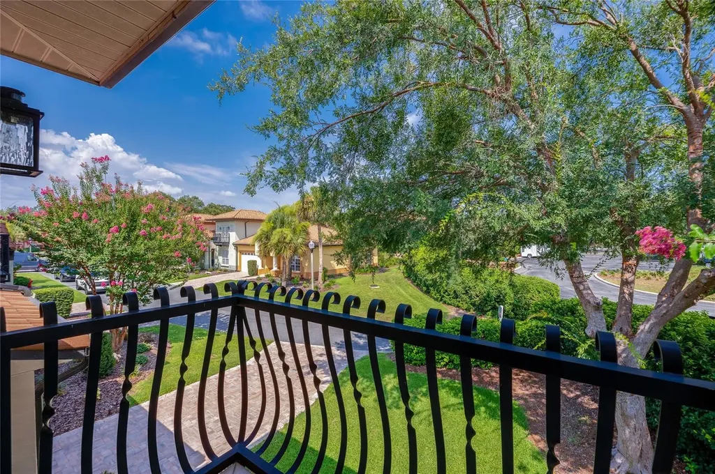 1259 Avenida De Las Casas Lady Lake FL 32159