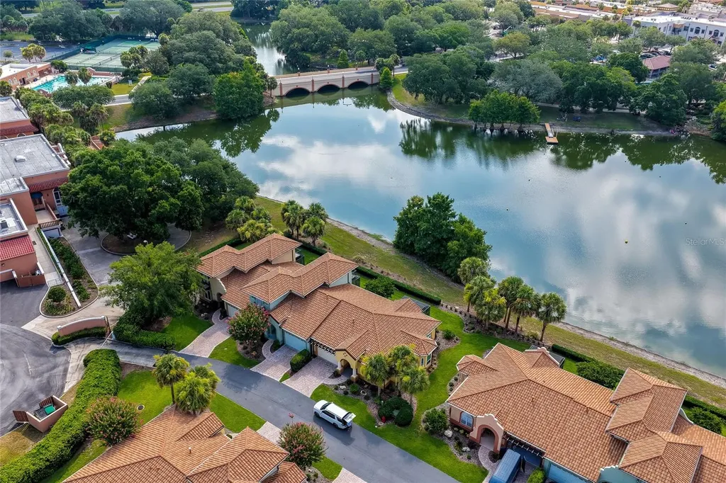 1259 Avenida De Las Casas Lady Lake FL 32159