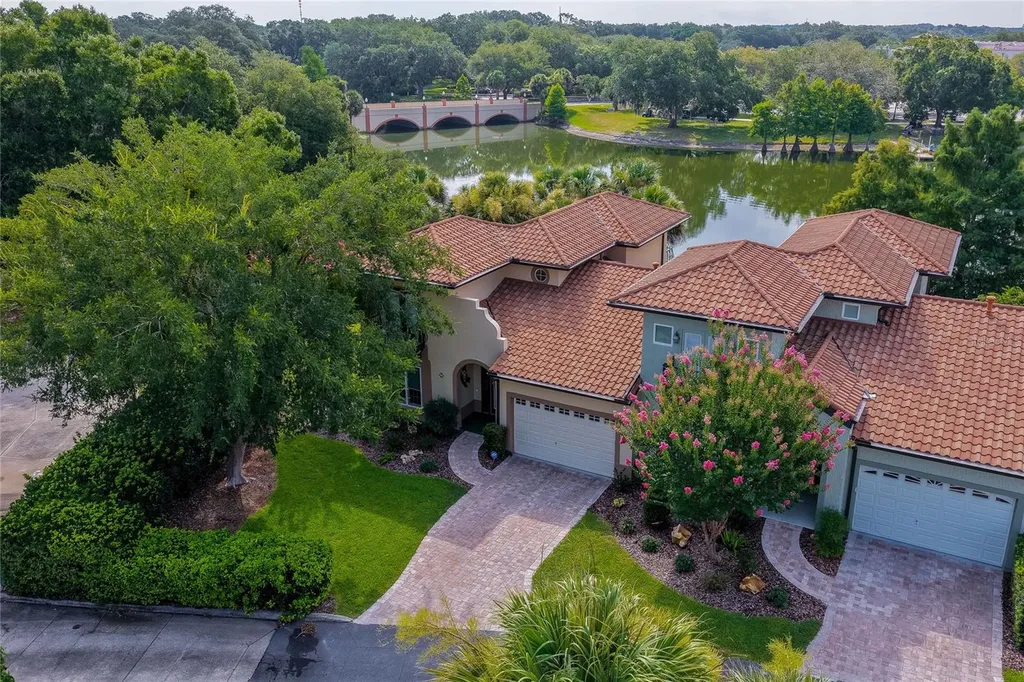 1259 Avenida De Las Casas Lady Lake FL 32159