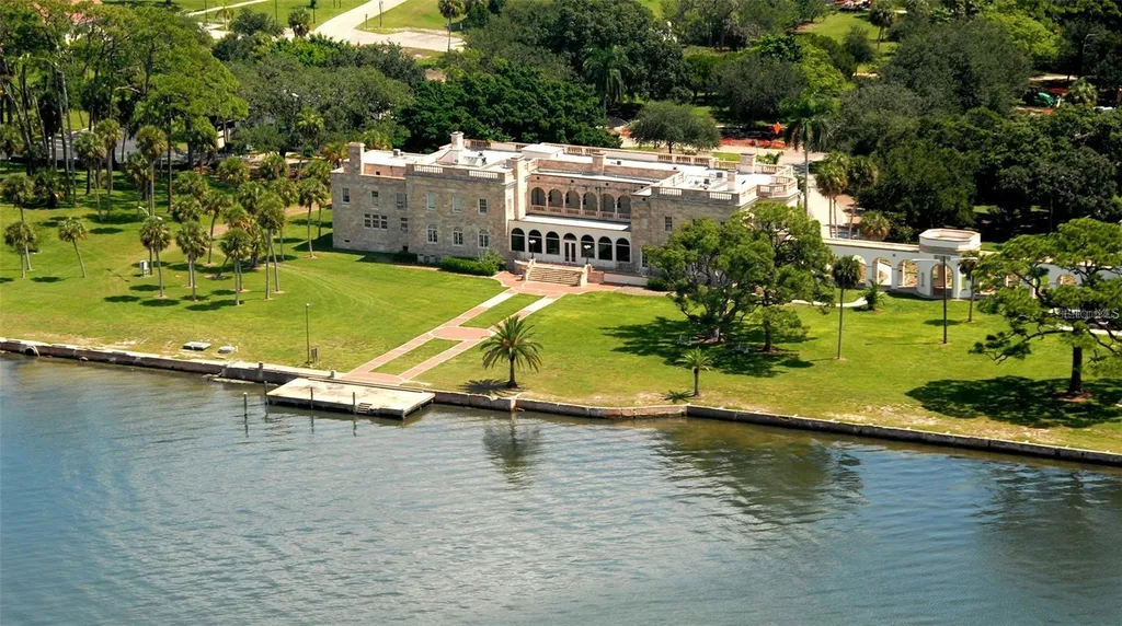 5010 Barrington Circle Sarasota FL 34234