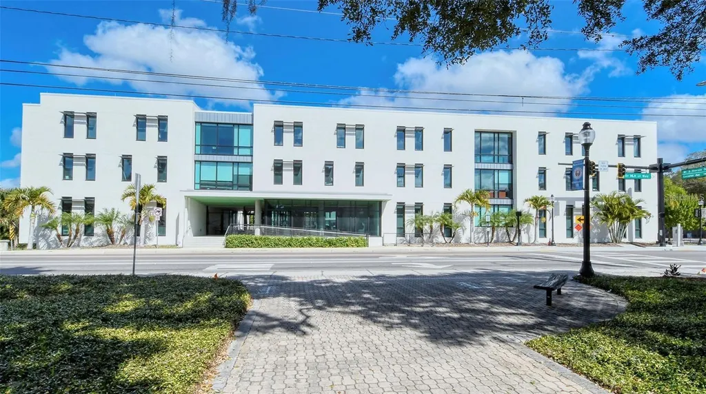 5010 Barrington Circle Sarasota FL 34234