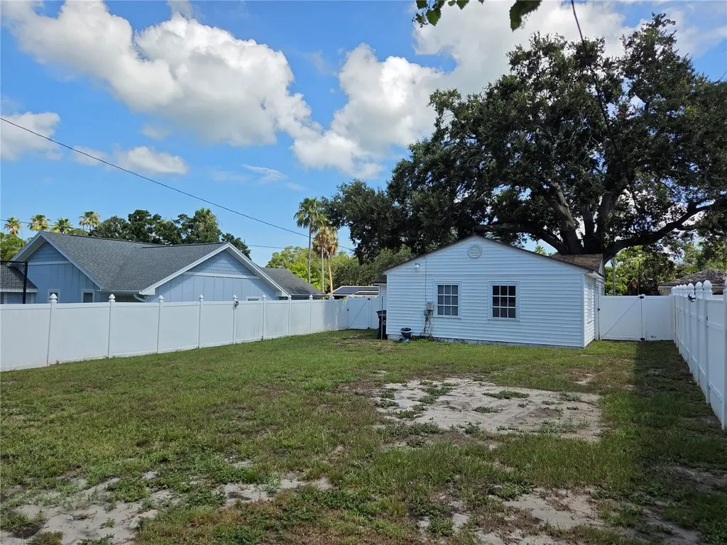 321 Wildwood Way Clearwater FL 33756
