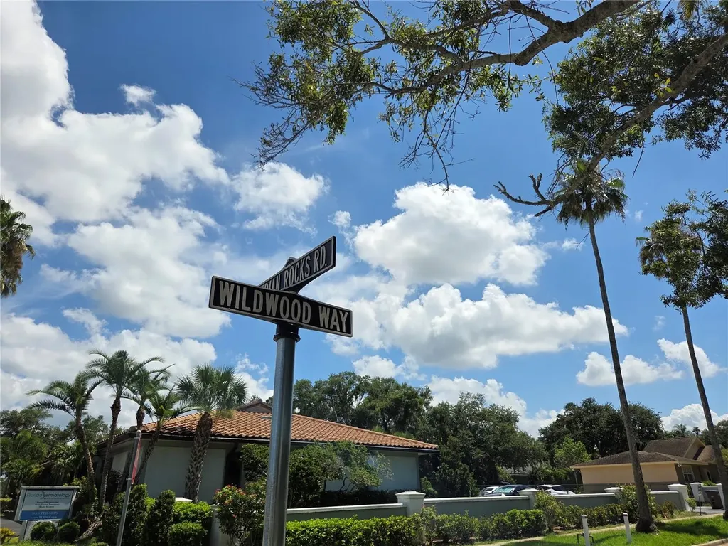 321 Wildwood Way Clearwater FL 33756