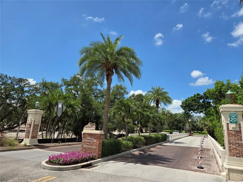 321 Wildwood Way Clearwater FL 33756