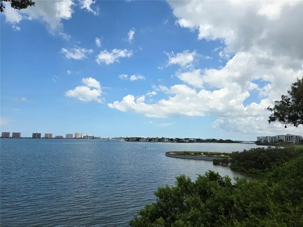 321 Wildwood Way Clearwater FL 33756