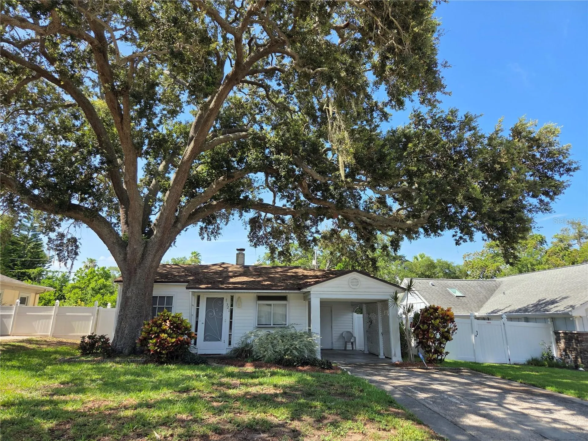 321 Wildwood Way Clearwater FL 33756