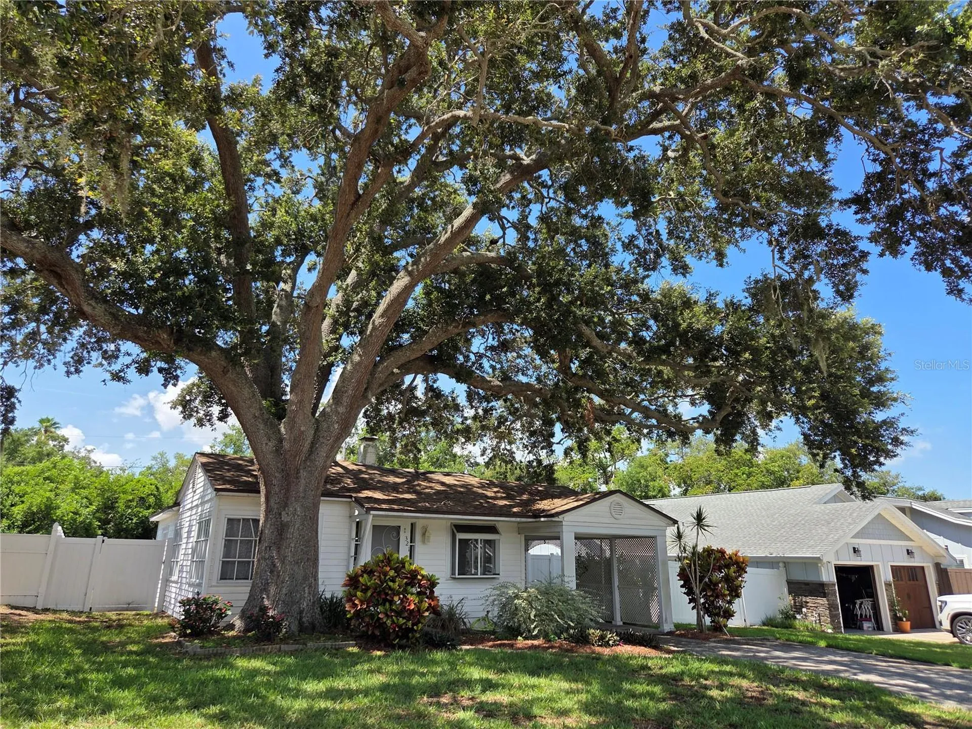 321 Wildwood Way Clearwater FL 33756