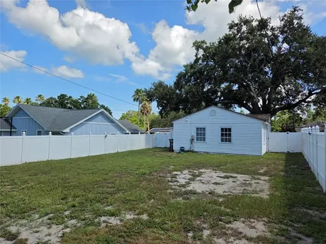 321 Wildwood Way Clearwater FL 33756
