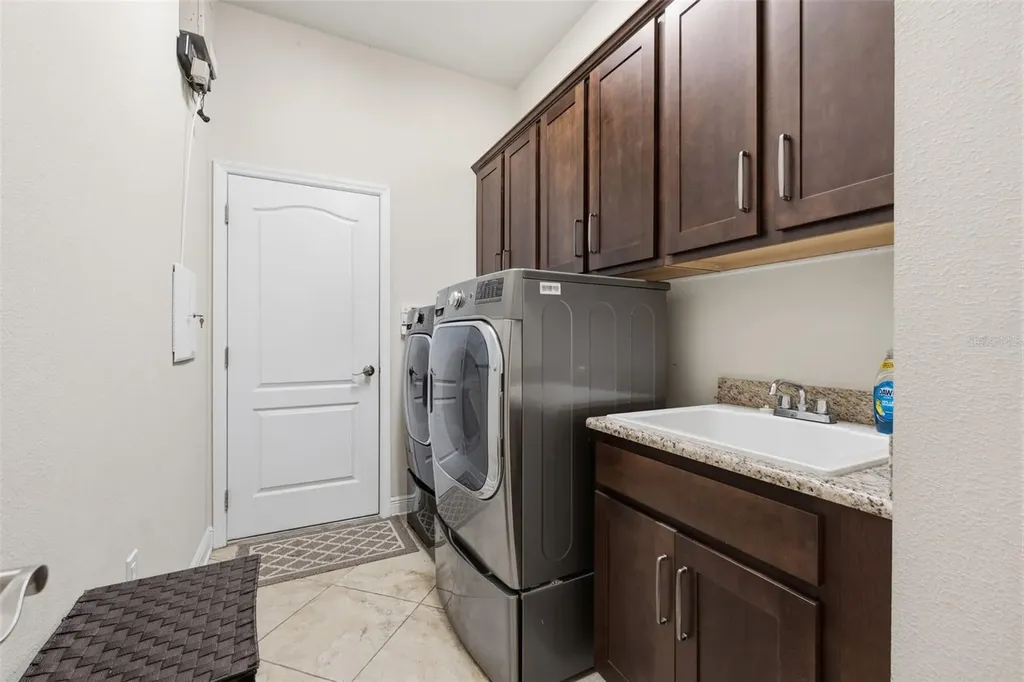 2723 Colewood Lane Dover FL 33527