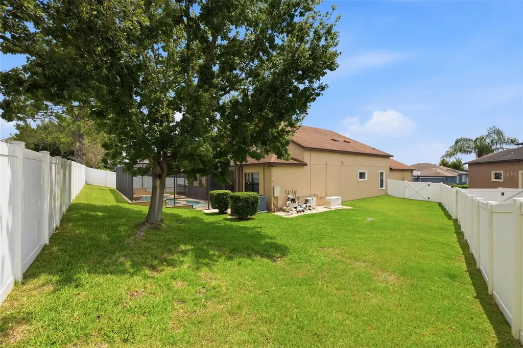 2723 Colewood Lane Dover FL 33527