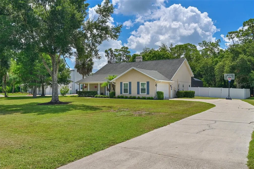 305 Mill Run E Bradenton FL 34212