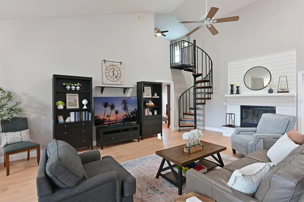 305 Mill Run E Bradenton FL 34212