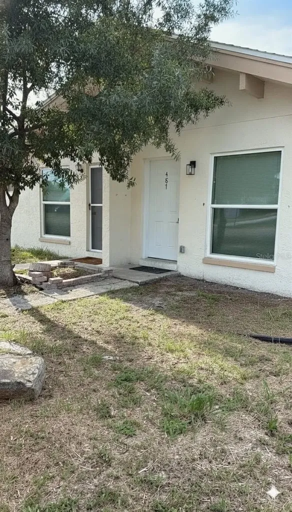 487 88th Avenue N St Petersburg FL 33702