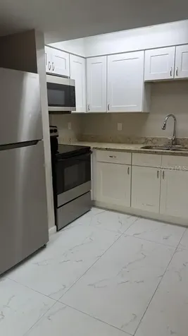 487 88th Avenue N St Petersburg FL 33702