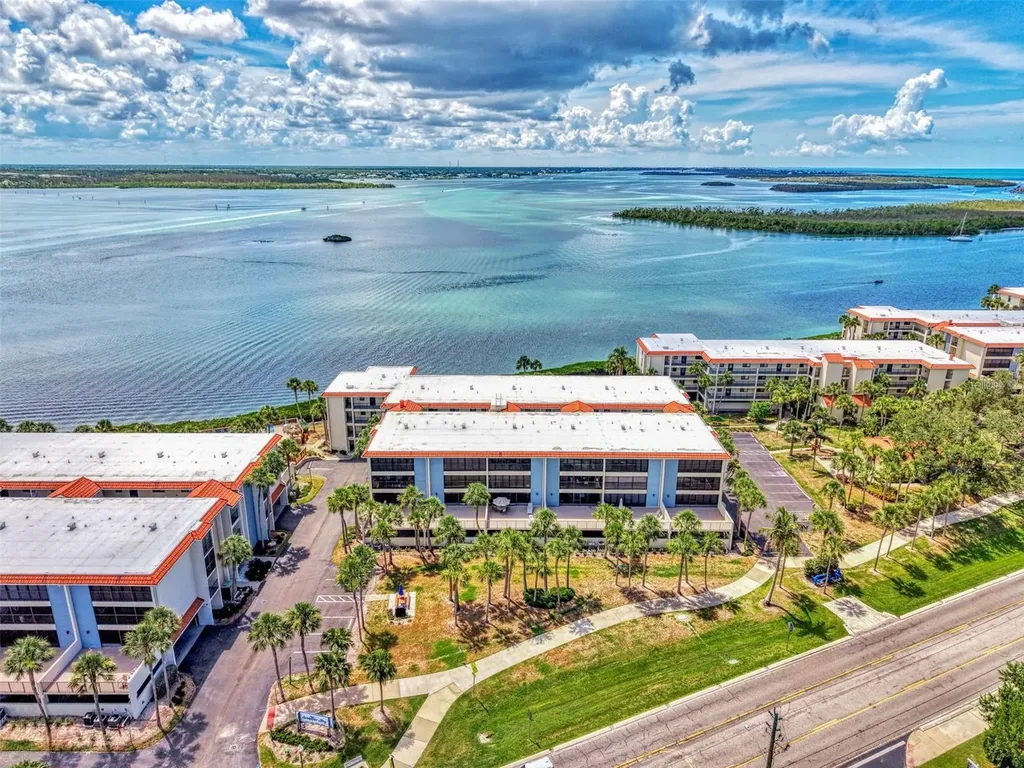 1551 Beach Road Englewood FL 34223