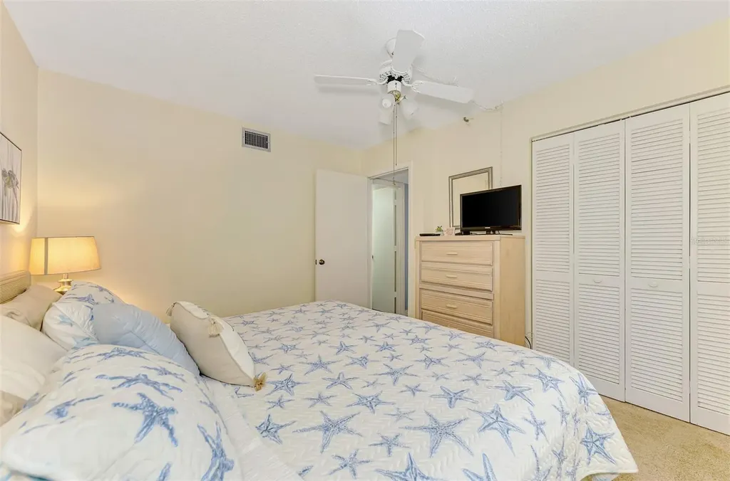 1551 Beach Road Englewood FL 34223