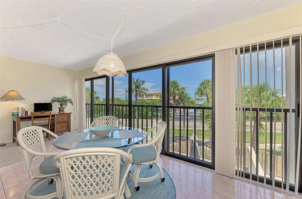 1551 Beach Road Englewood FL 34223