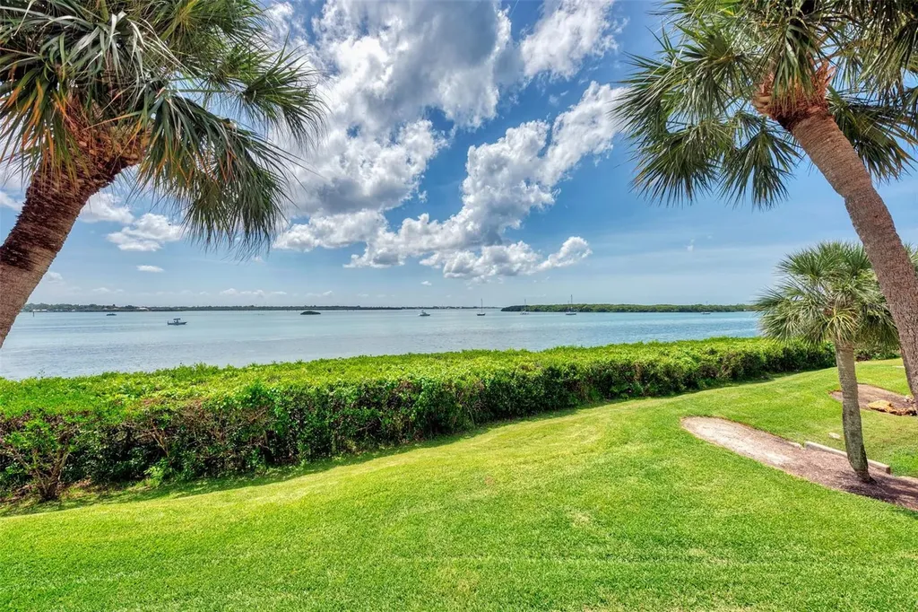 1551 Beach Road Englewood FL 34223