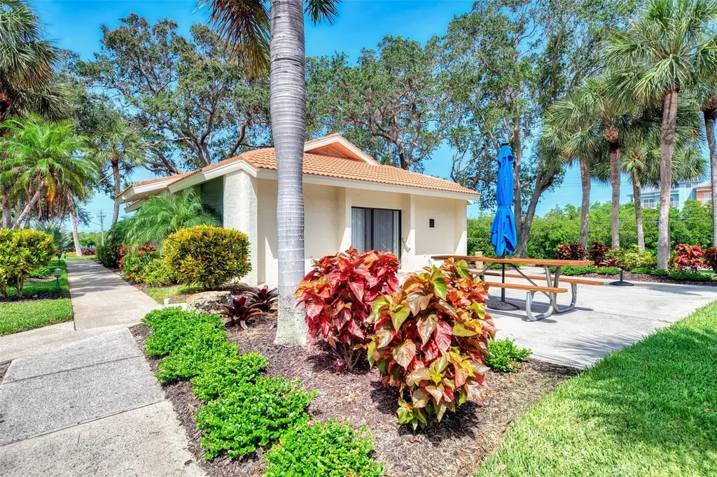 1551 Beach Road Englewood FL 34223