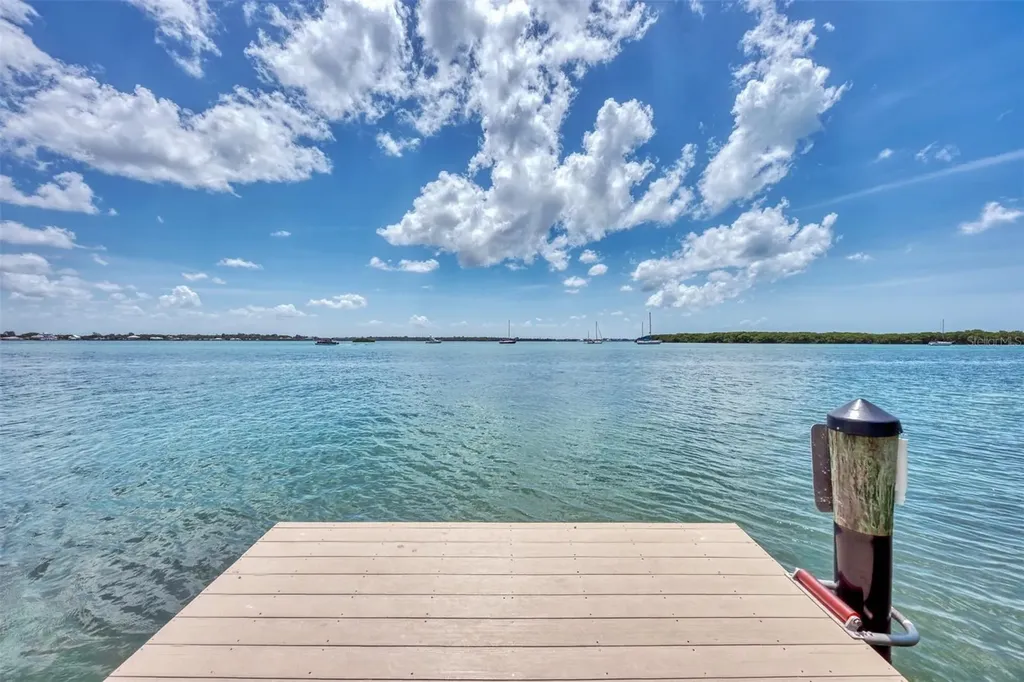 1551 Beach Road Englewood FL 34223