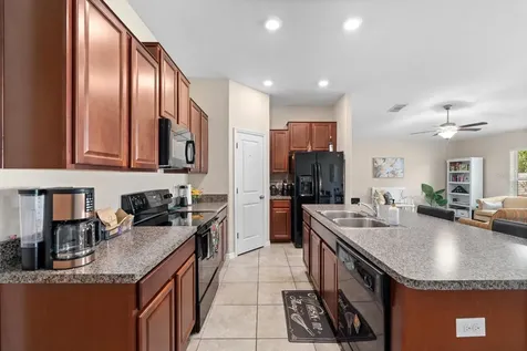 3622 Kearsney Abbey Circle Dover FL 33527