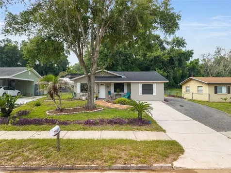 1015 W Montrose Street Clermont FL 34711