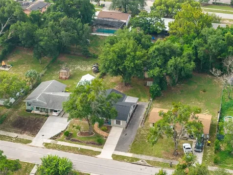 1015 W Montrose Street Clermont FL 34711