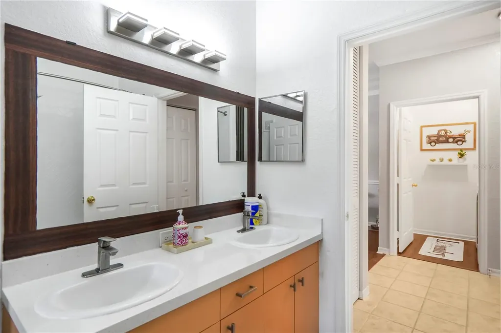 3605 Conroy Road Orlando FL 32839