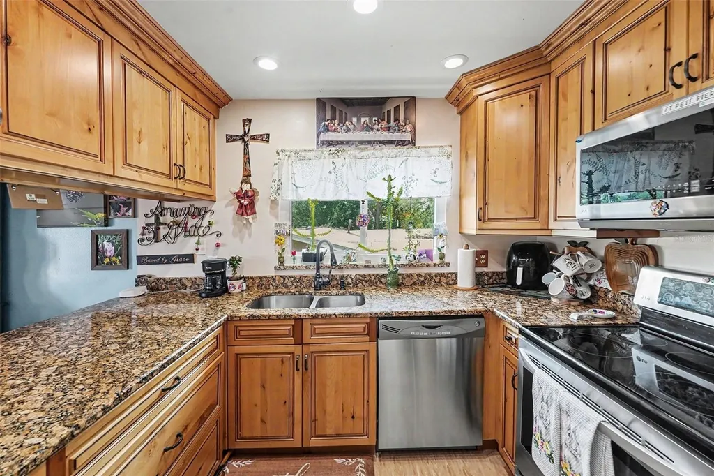 1842 Michigan Avenue NE St Petersburg FL 33703