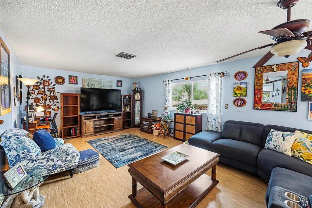 1842 Michigan Avenue NE St Petersburg FL 33703