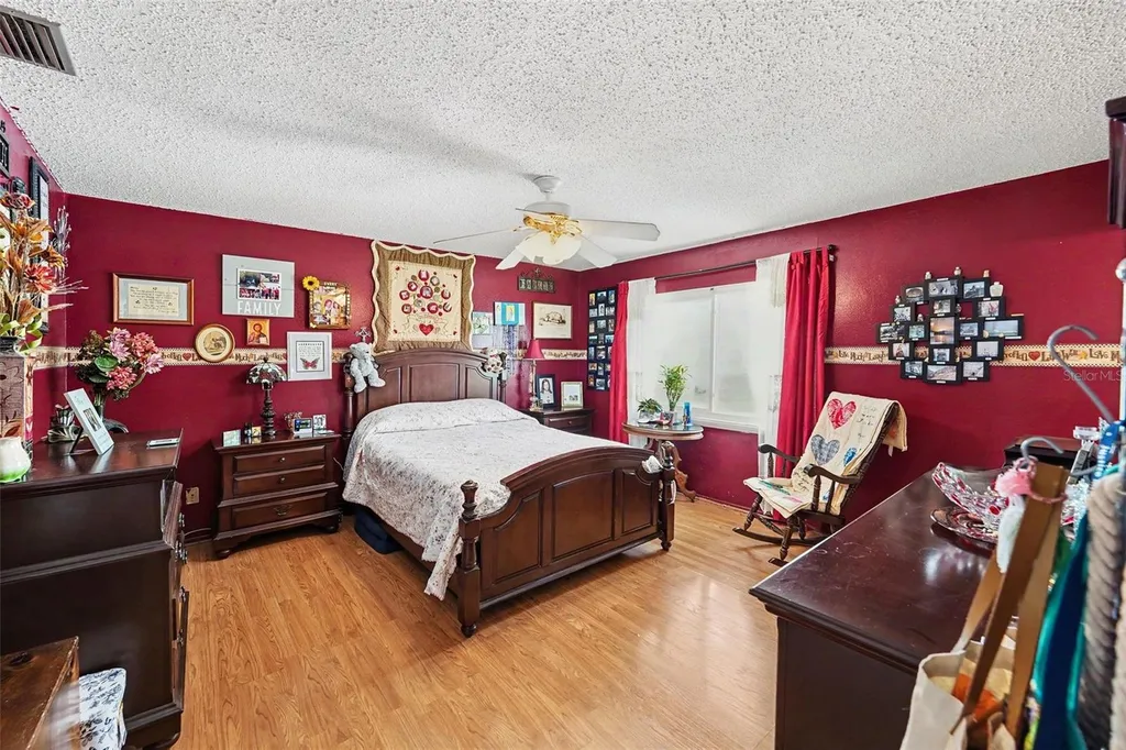 1842 Michigan Avenue NE St Petersburg FL 33703