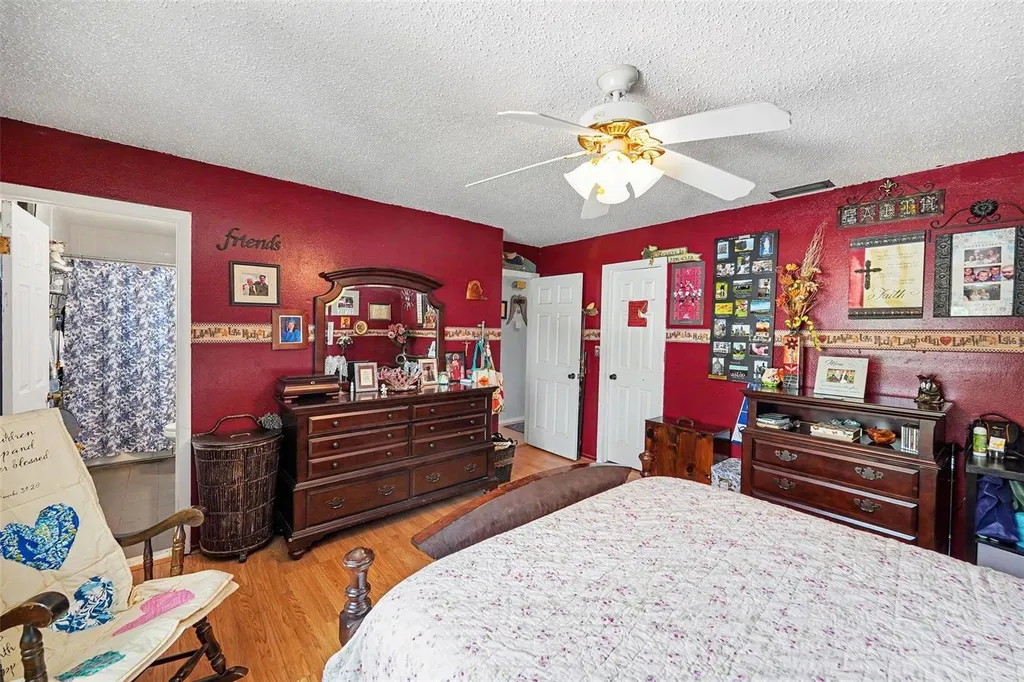 1842 Michigan Avenue NE St Petersburg FL 33703