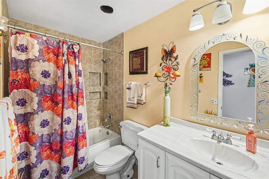1842 Michigan Avenue NE St Petersburg FL 33703