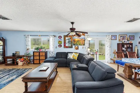 1842 Michigan Avenue NE St Petersburg FL 33703