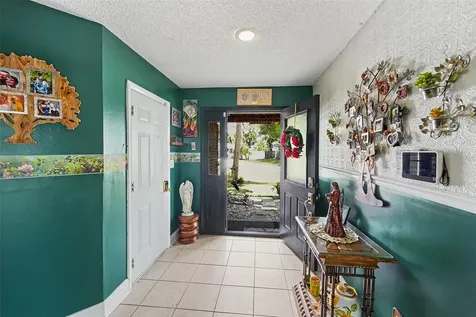 1842 Michigan Avenue NE St Petersburg FL 33703