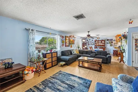 1842 Michigan Avenue NE St Petersburg FL 33703