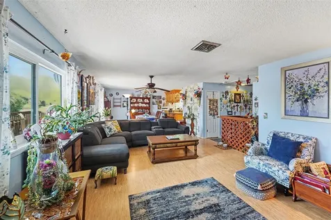 1842 Michigan Avenue NE St Petersburg FL 33703