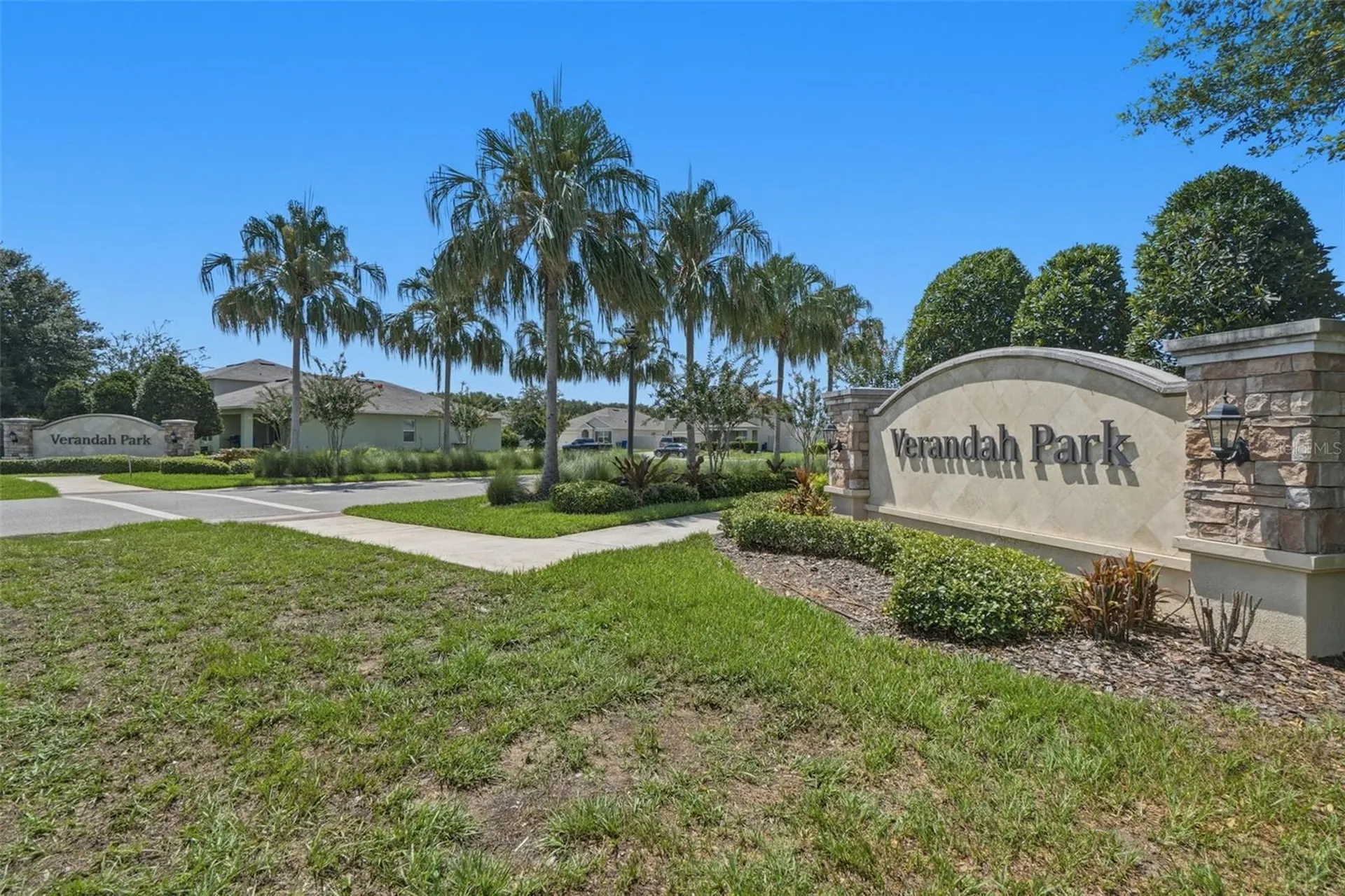 2609 Grand Central Avenue Tavares FL 32778