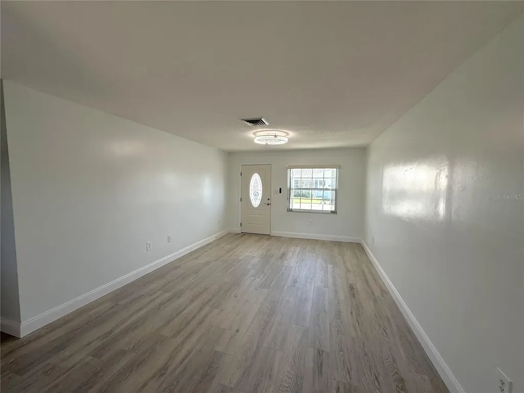 5420 Palm Crest Court N Pinellas Park FL 33782