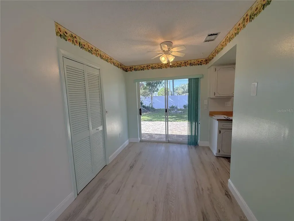 5420 Palm Crest Court N Pinellas Park FL 33782