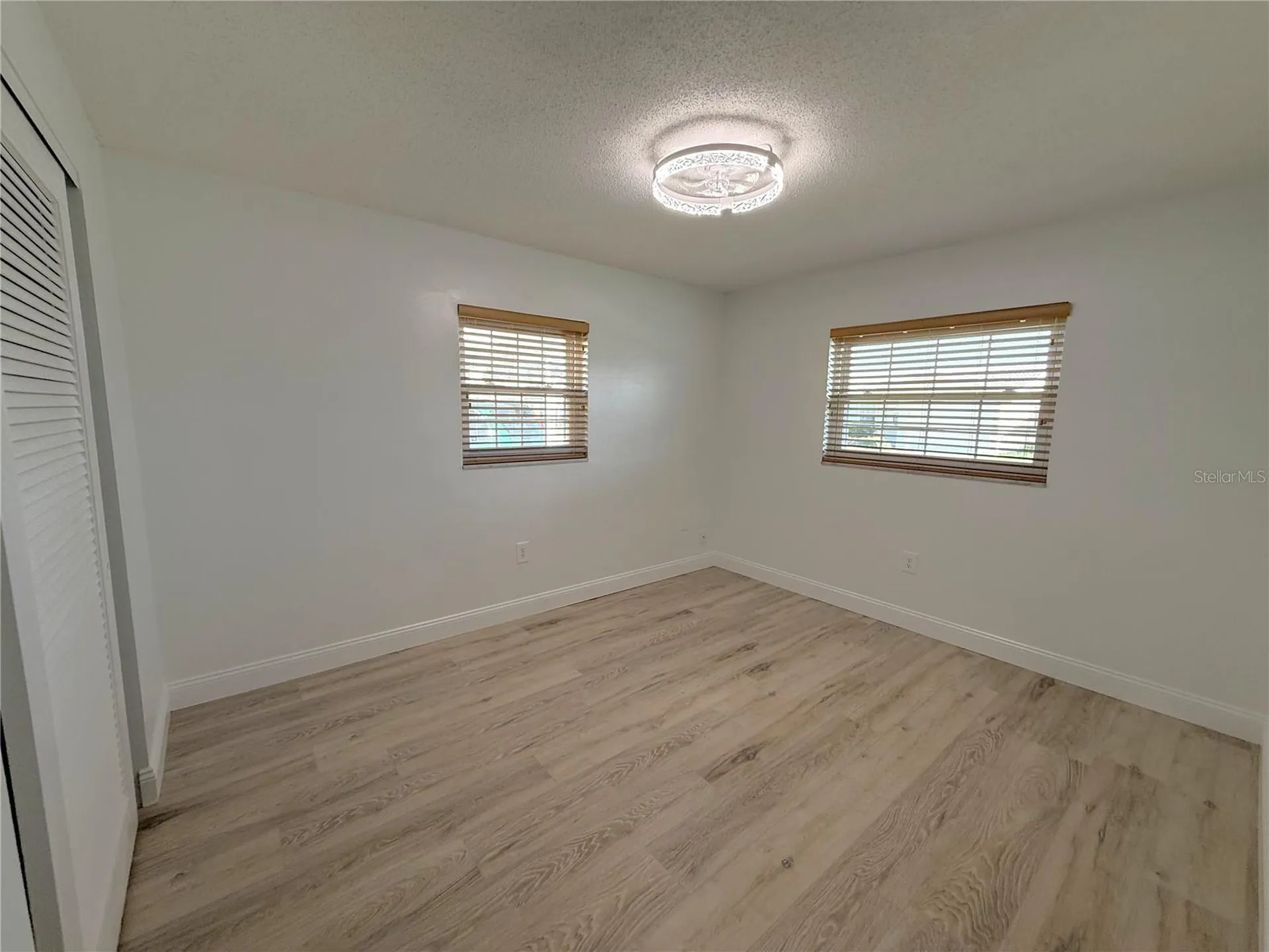 5420 Palm Crest Court N Pinellas Park FL 33782