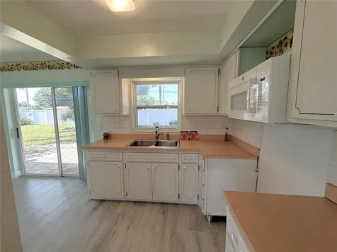 5420 Palm Crest Court N Pinellas Park FL 33782