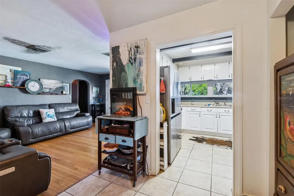 2120 Coronada Way S St Petersburg FL 33712